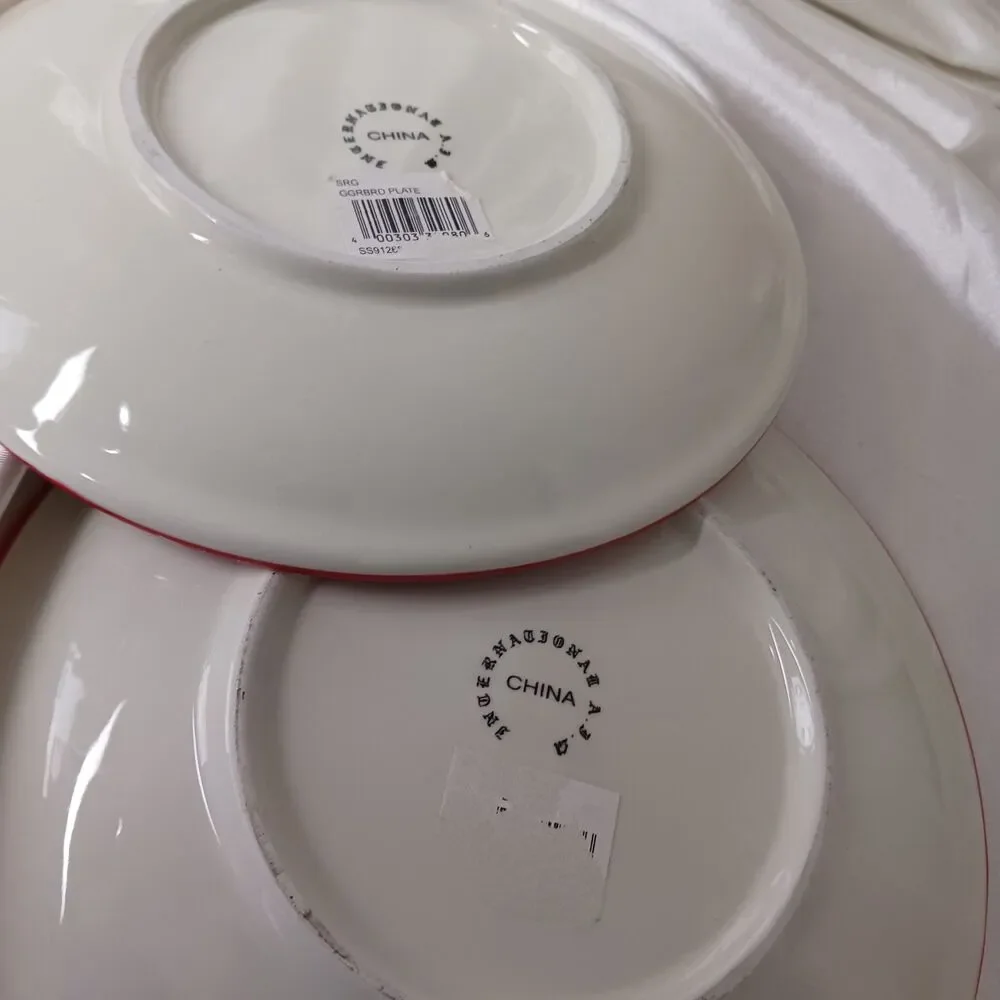 CHRISTMAS GINGERBREAD MAN 8'' PLATE-LOT OF 2